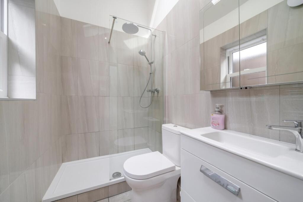 Apartament Large Two Bedroom *