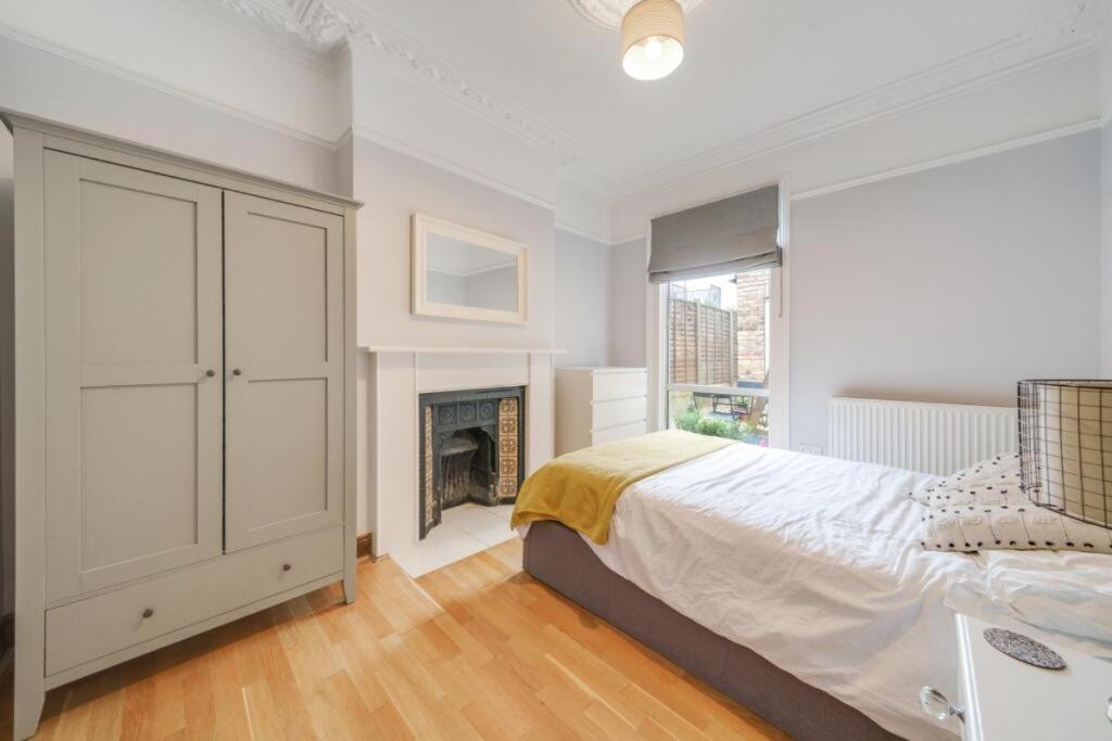 Apartament Large Two Bedroom Londra